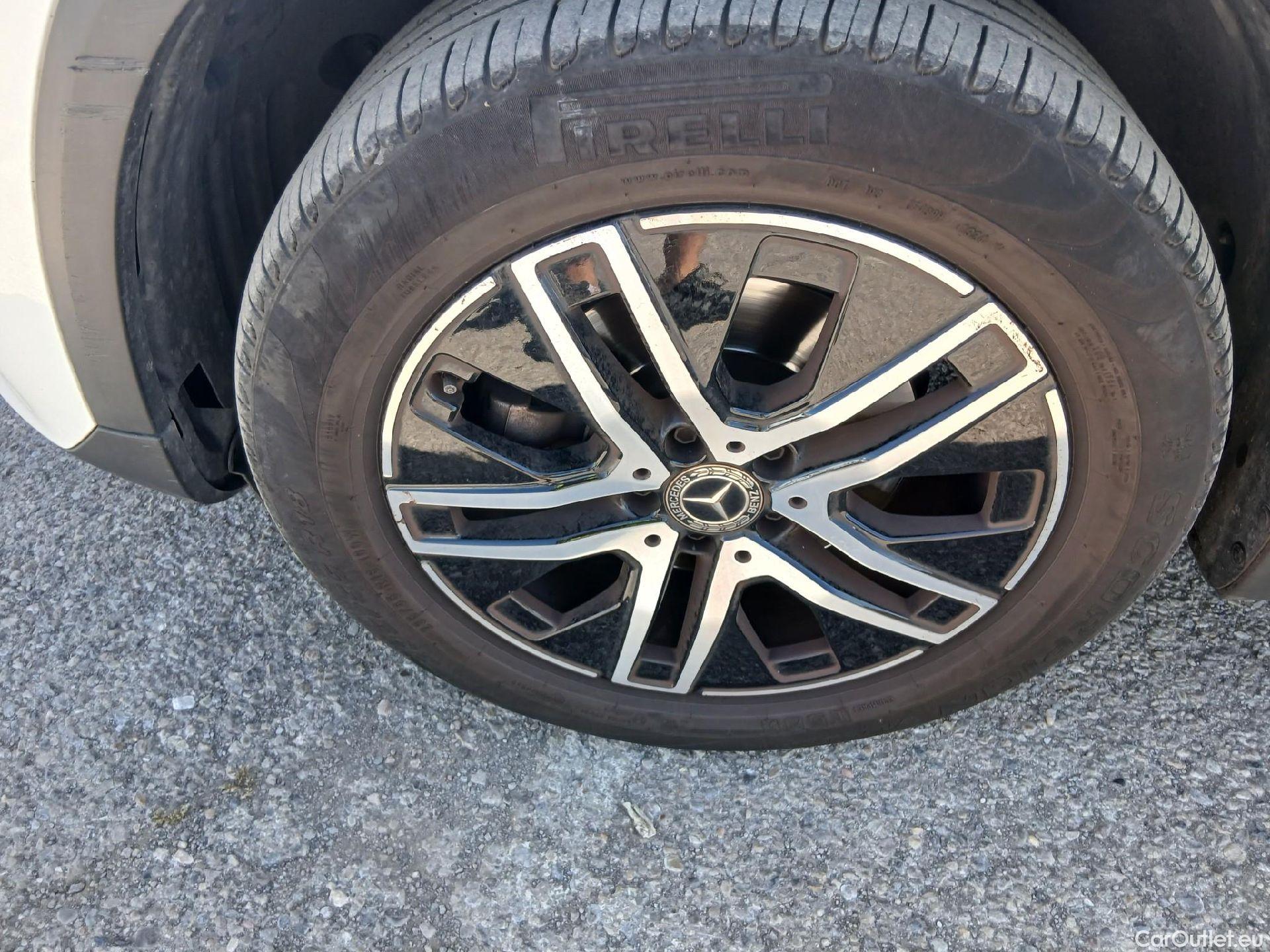  Mercedes  GLA MERCEDES-BENZ  / 2020 / 5P / todoterreno  200 D #9