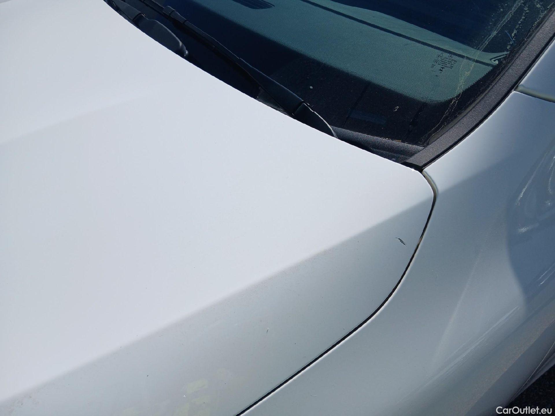  Mercedes  GLA MERCEDES-BENZ  / 2020 / 5P / todoterreno  200 D #3