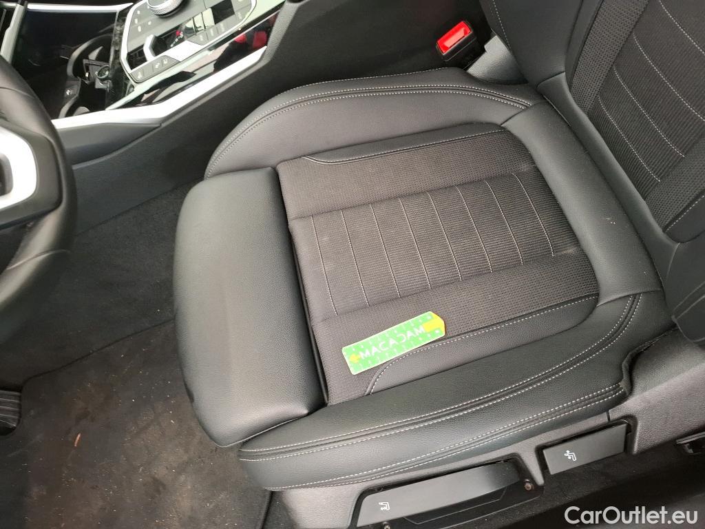  Bmw  Serie 3 BMW Série 3 Berline / 2022 / 4P / Berline 320e 204ch Business Design BVA8 Hybride #4