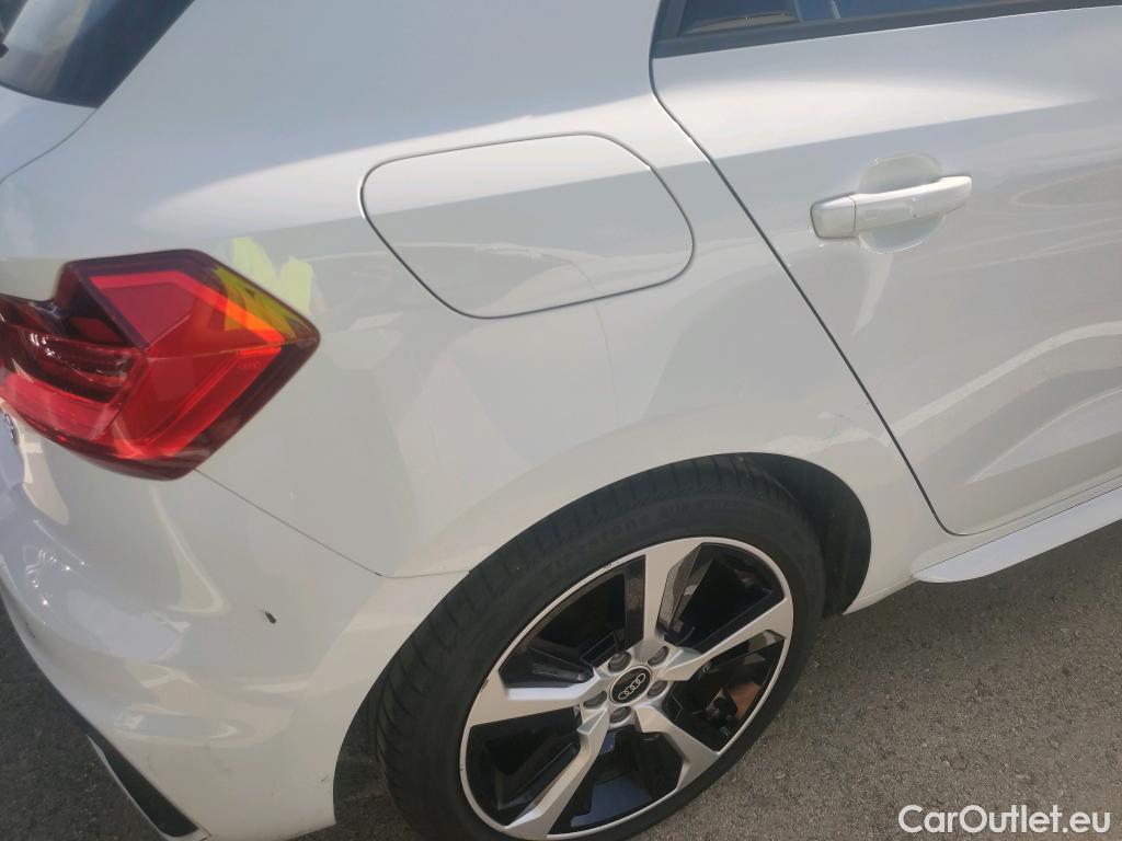  Audi  A1 Sportback AUDI A1 / 5P / Sportback Adrenalin 30 TFSI 110 CV #17