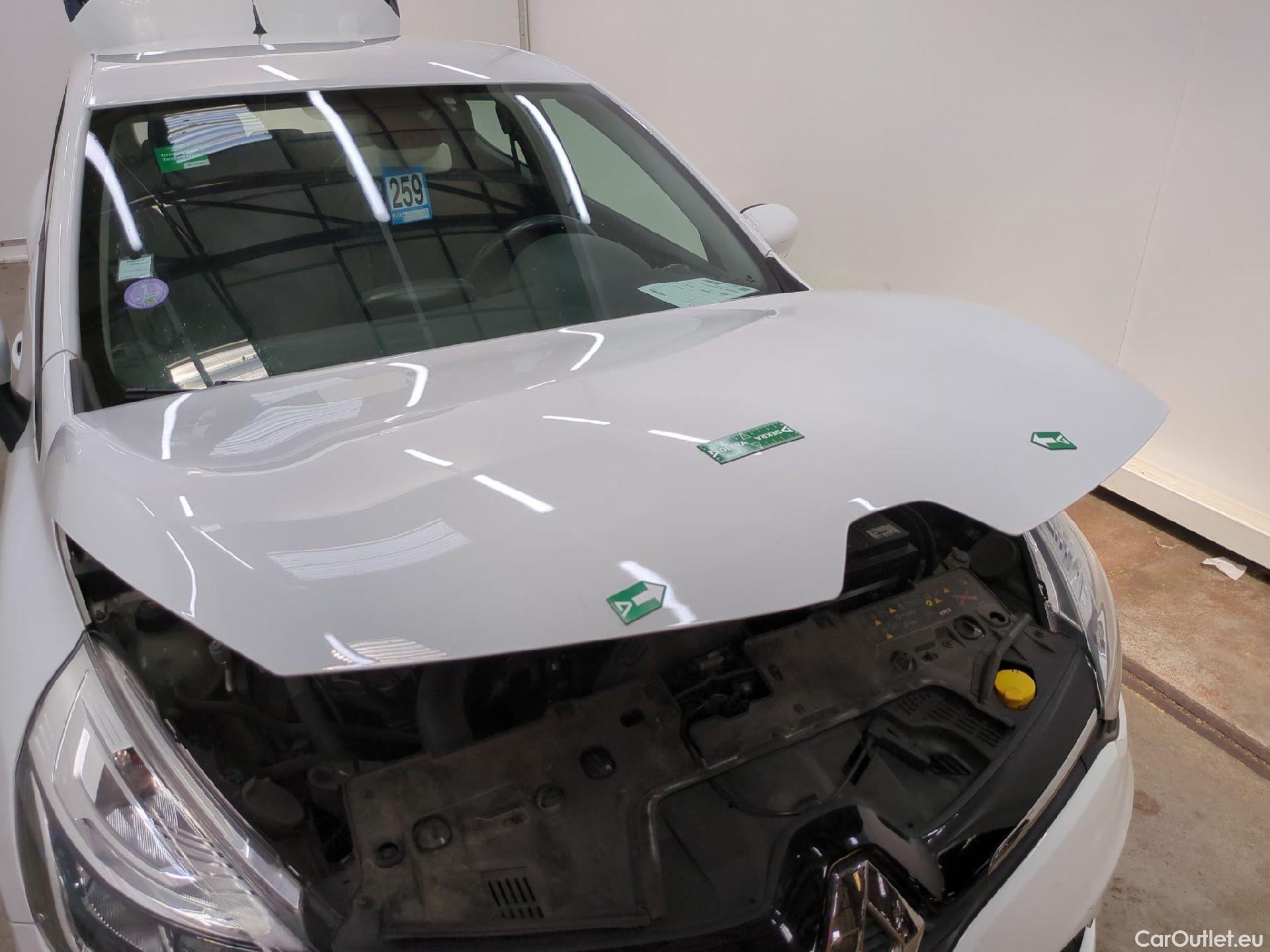  Renault  Clio  IV Business 0.9 TCe 90CV BVM5 E6 #23