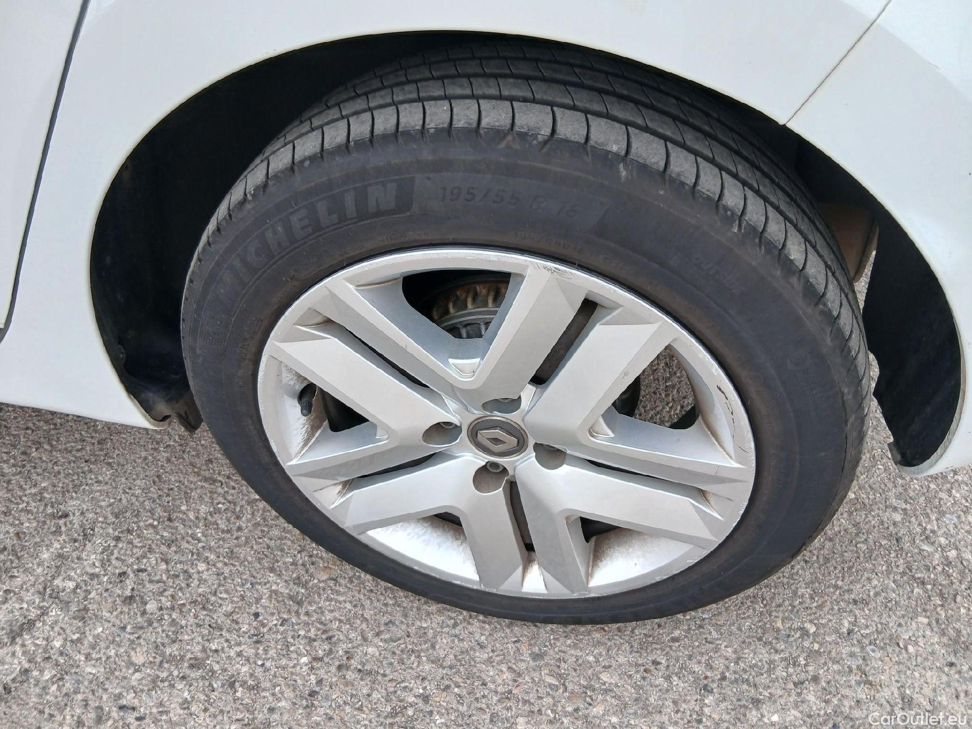  Renault  Clio RENAULT  / 5P / Intens TCe 91 CV #16