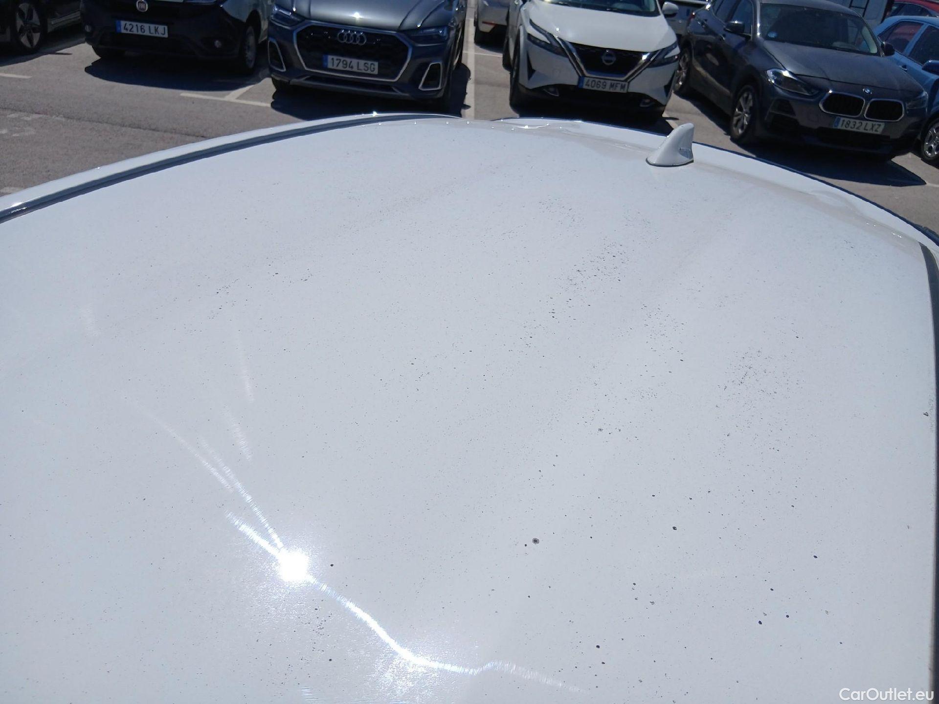  Toyota  Yaris TOYOTA  / 5P / 1.5 120H Style 115 CV #16