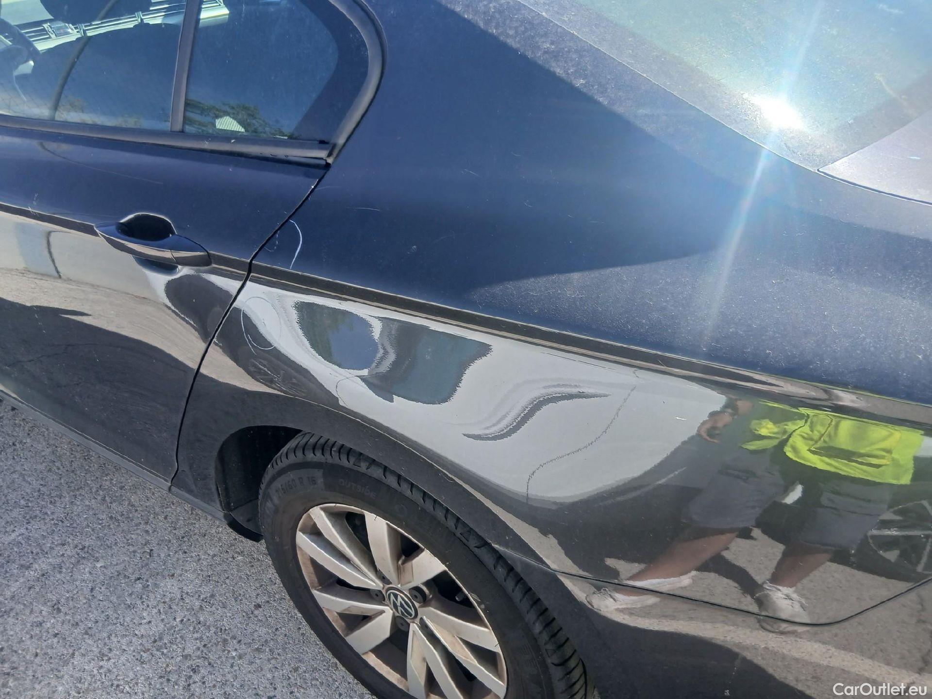  Volkswagen  Passat VOLKSWAGEN  / 2019 / 4P / sedán 2.0 TDI 90kW (122CV) DSG #23