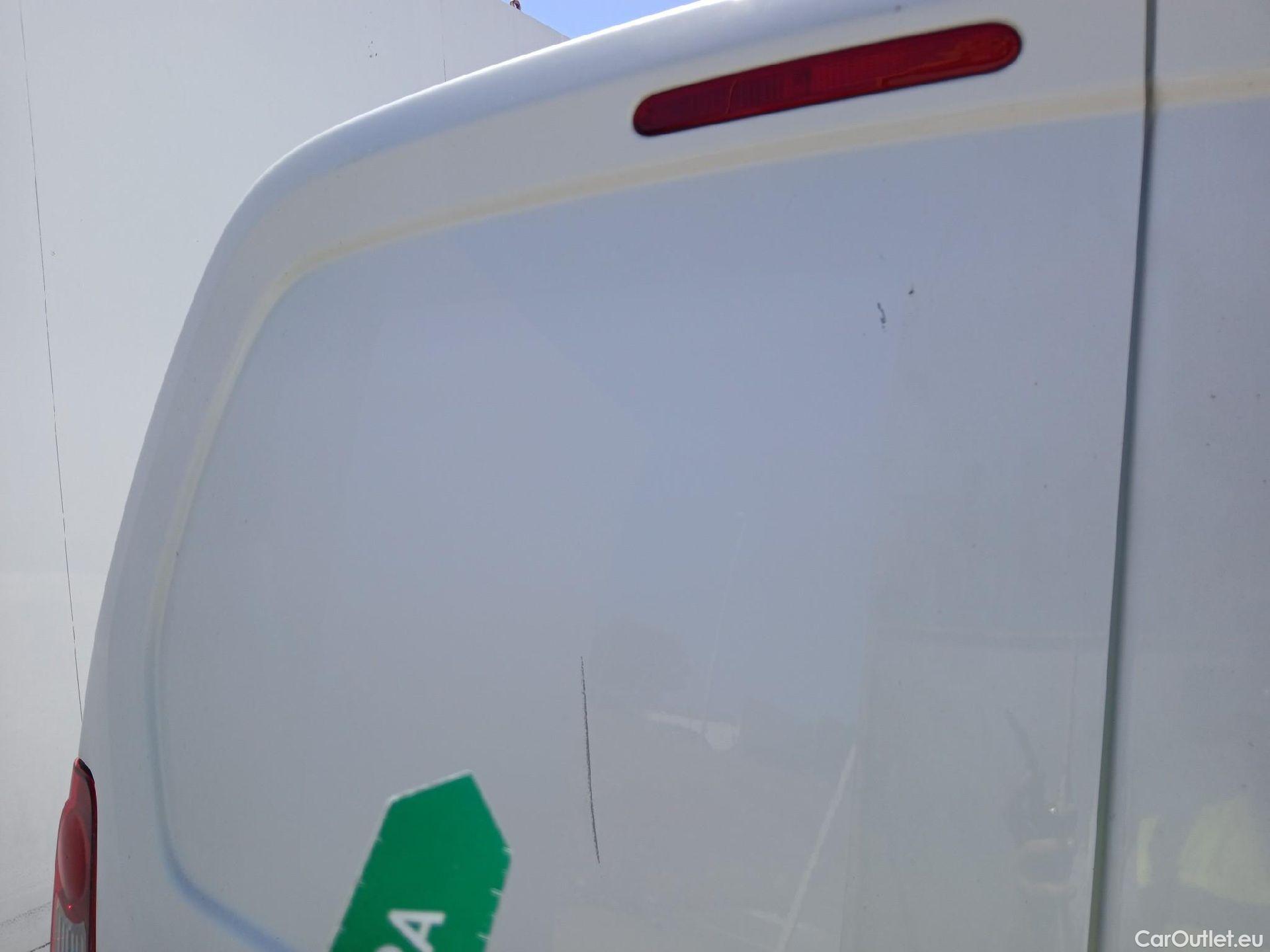  Citroen  Berlingo CITROEN  / 2015 / 3P / furgón derivado de turismo BlueHDi 74KW (100CV) #51