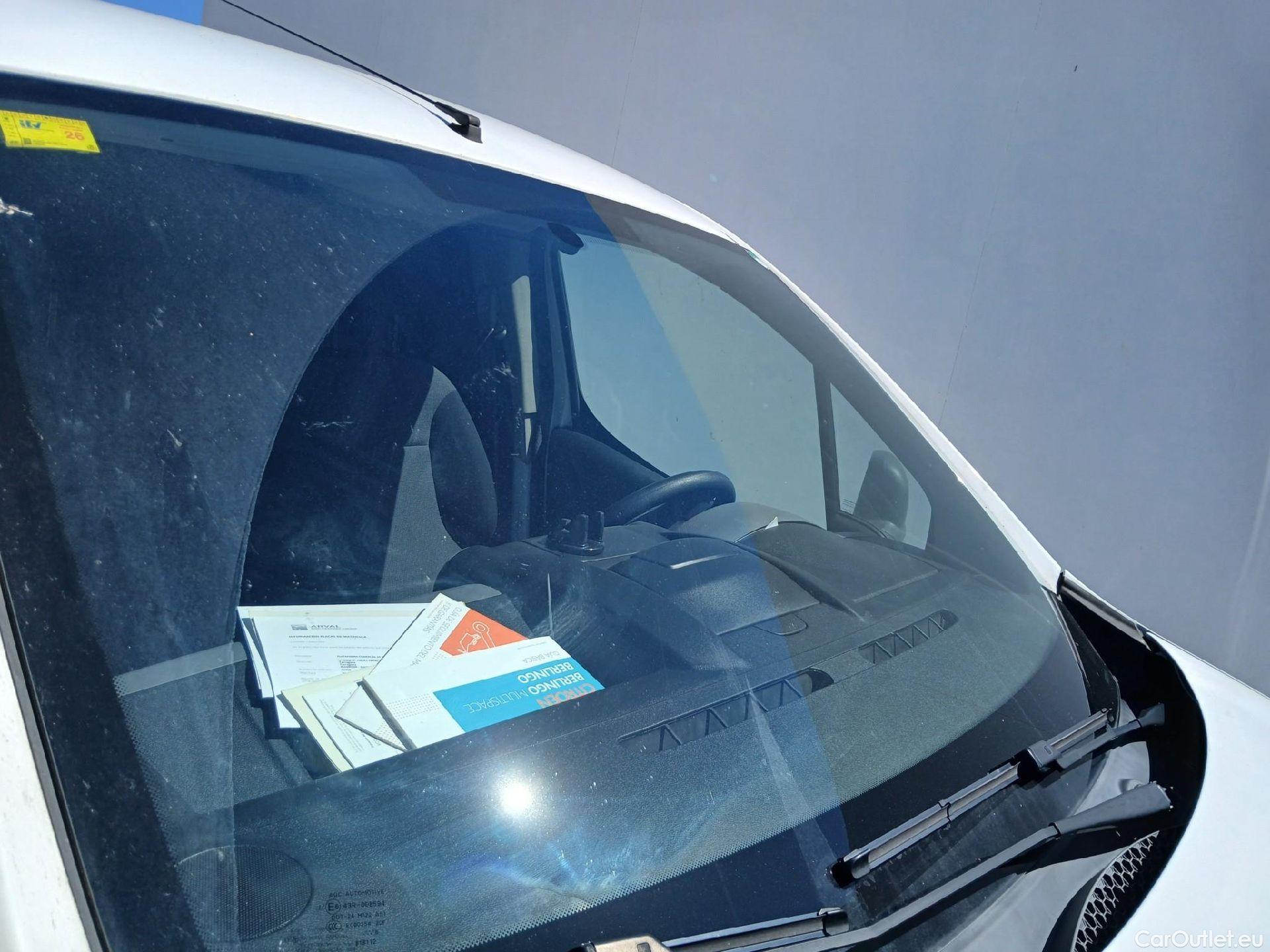  Citroen  Berlingo CITROEN  / 2015 / 3P / furgón derivado de turismo BlueHDi 74KW (100CV) #17