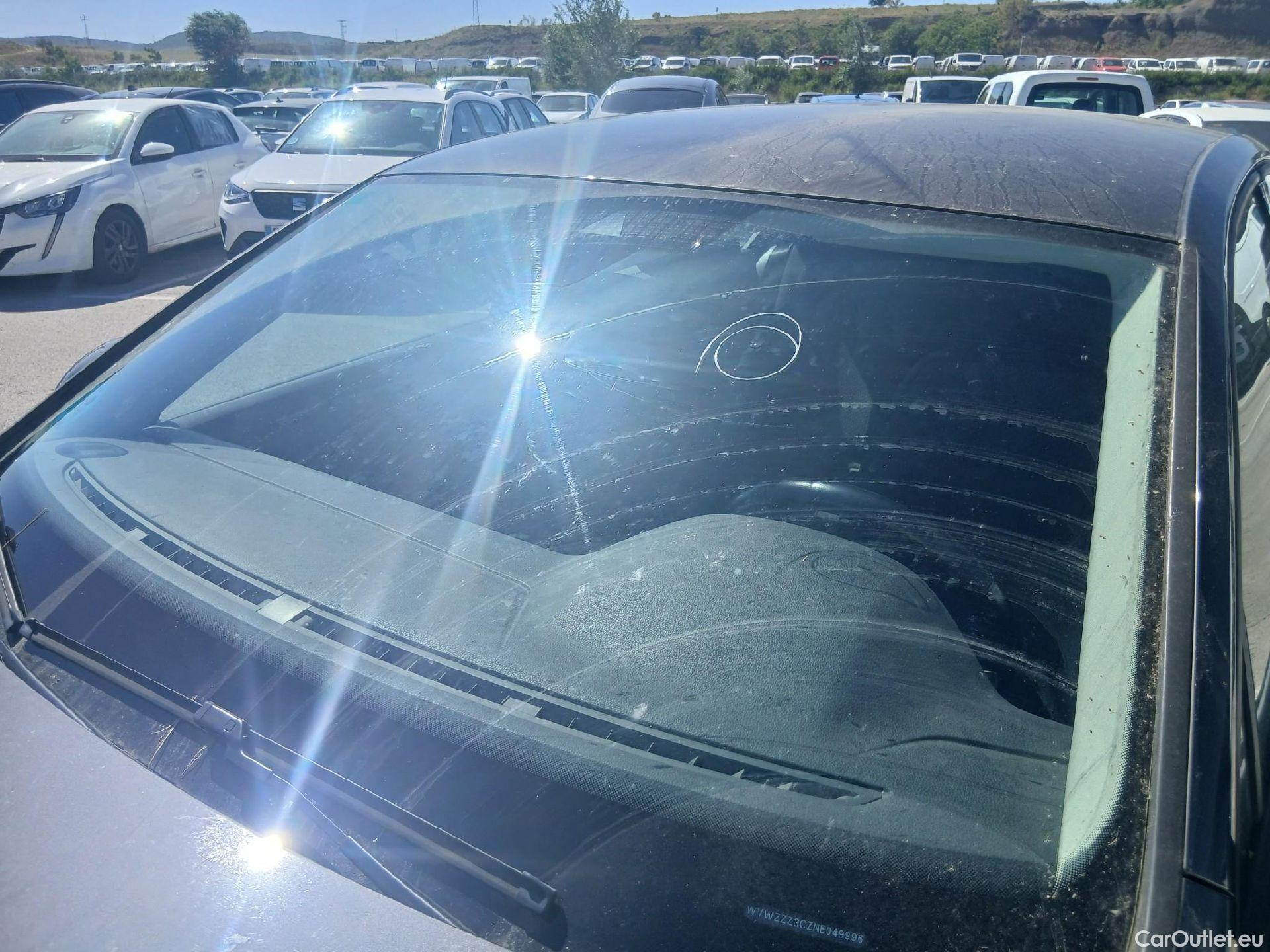  Volkswagen  Passat VOLKSWAGEN  / 2019 / 4P / sedán 2.0 TDI 90kW (122CV) DSG #21