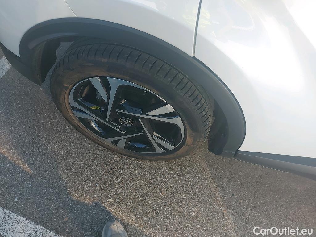  Toyota  C-HR TOYOTA  / 2019 / 5P / todoterreno 2.0 180H Advance #3