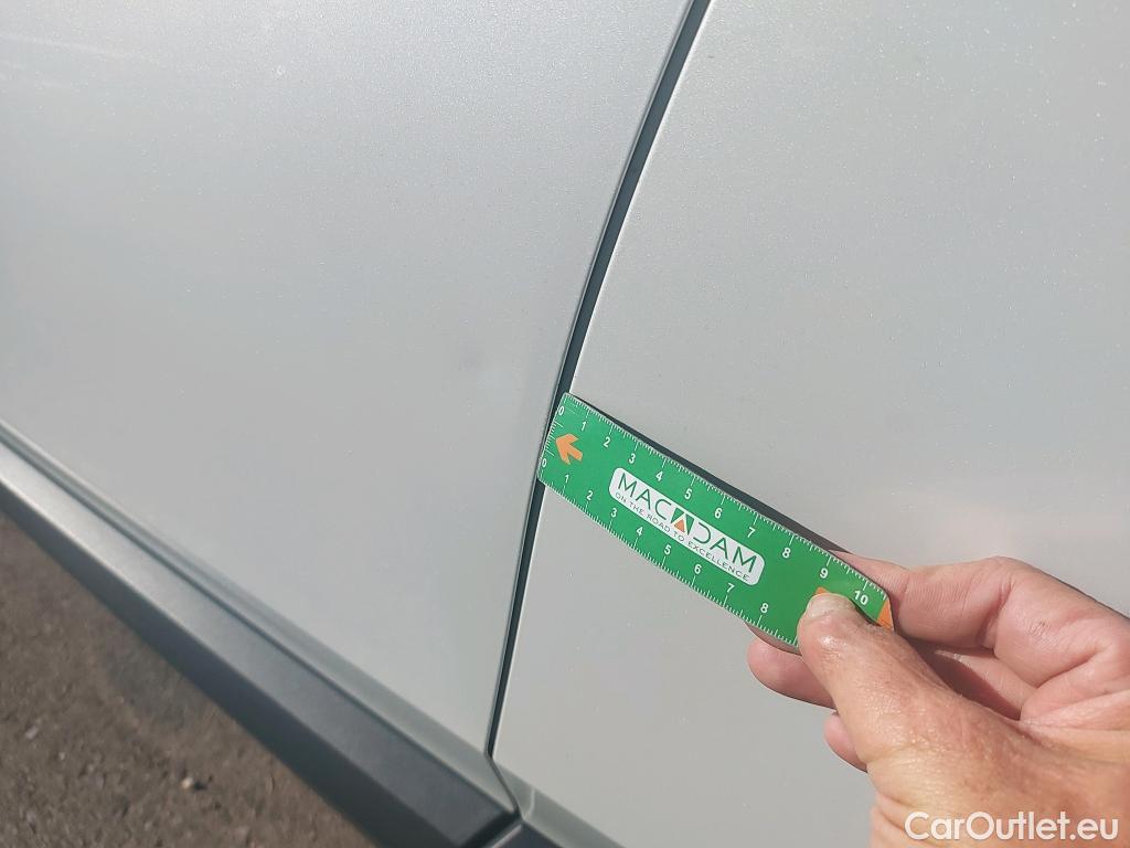  Toyota  C-HR TOYOTA  / 2019 / 5P / todoterreno 2.0 180H Advance #2