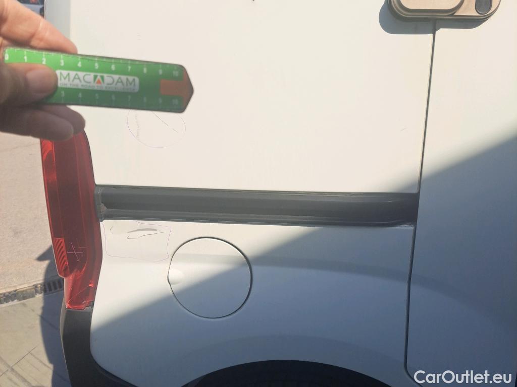  Fiat  Fiorino FIAT  / 2016 / 3P / furgón derivado de turismo Cargo Base 1.4 Natural Power 51kW (70CV) #1