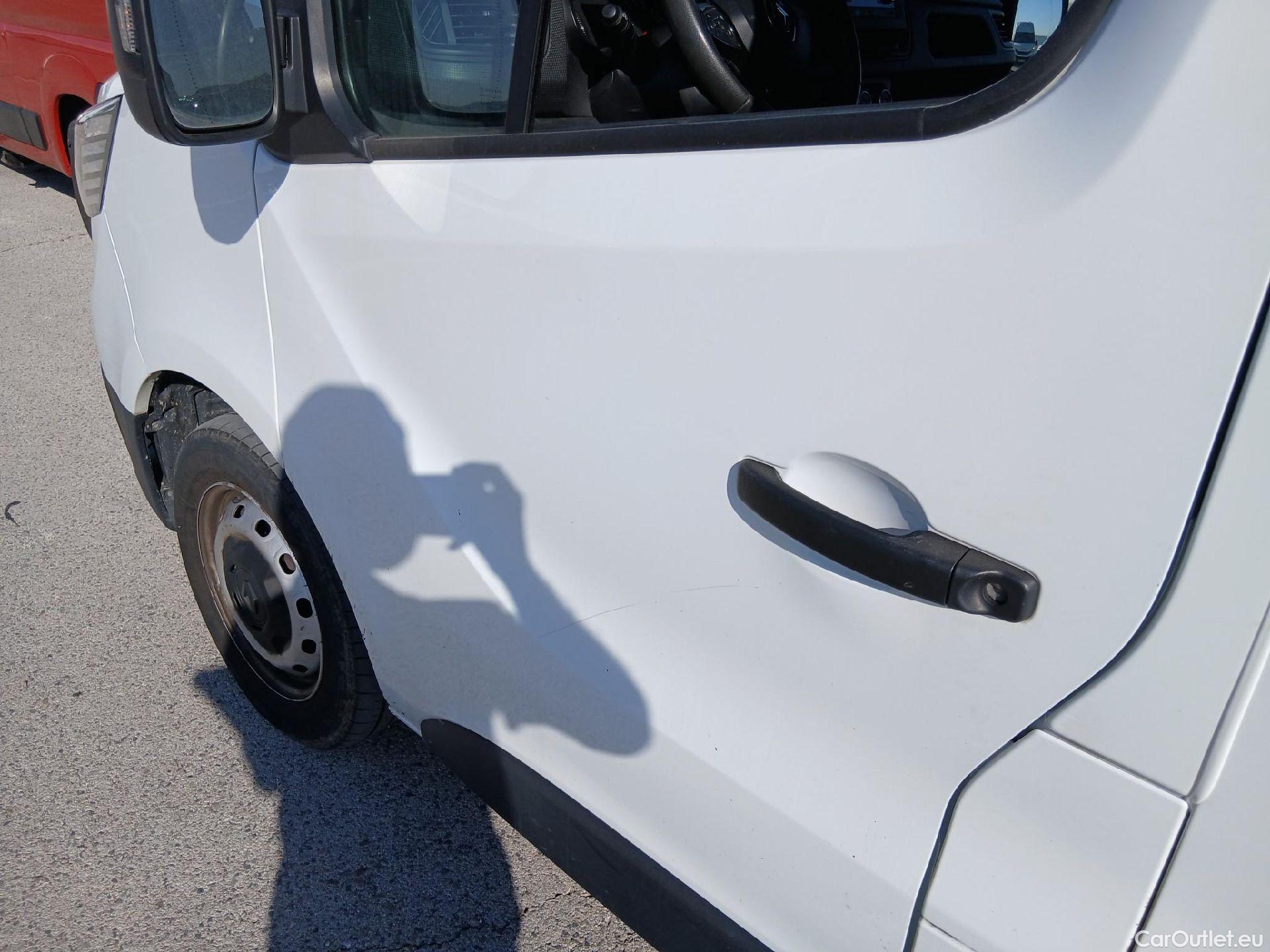  Renault  Trafic RENAULT  / 2021 / 4P / furgón Furgón L1H1 Blue dCi 81 Kw (110 CV) #6