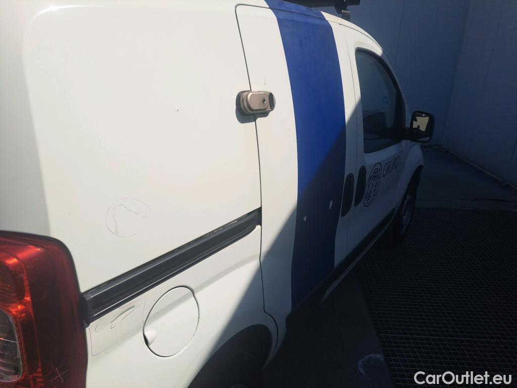  Fiat  Fiorino FIAT  / 2016 / 3P / furgón derivado de turismo Cargo Base 1.4 Natural Power 51kW (70CV) #46