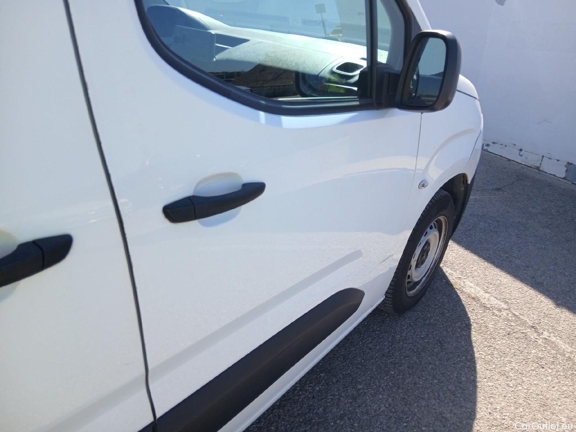  Peugeot  Partner PEUGEOT  / 3P /  Pro Standard 600kg BlueHDi 100 CV  #31