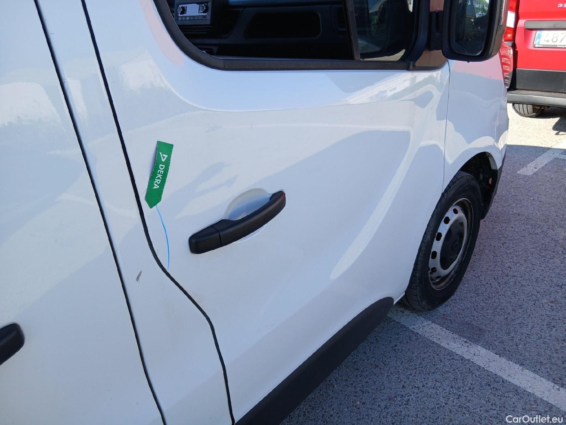  Renault  Trafic RENAULT  / 2021 / 4P / furgón Furgón L1H1 Blue dCi 81 Kw (110 CV) #33