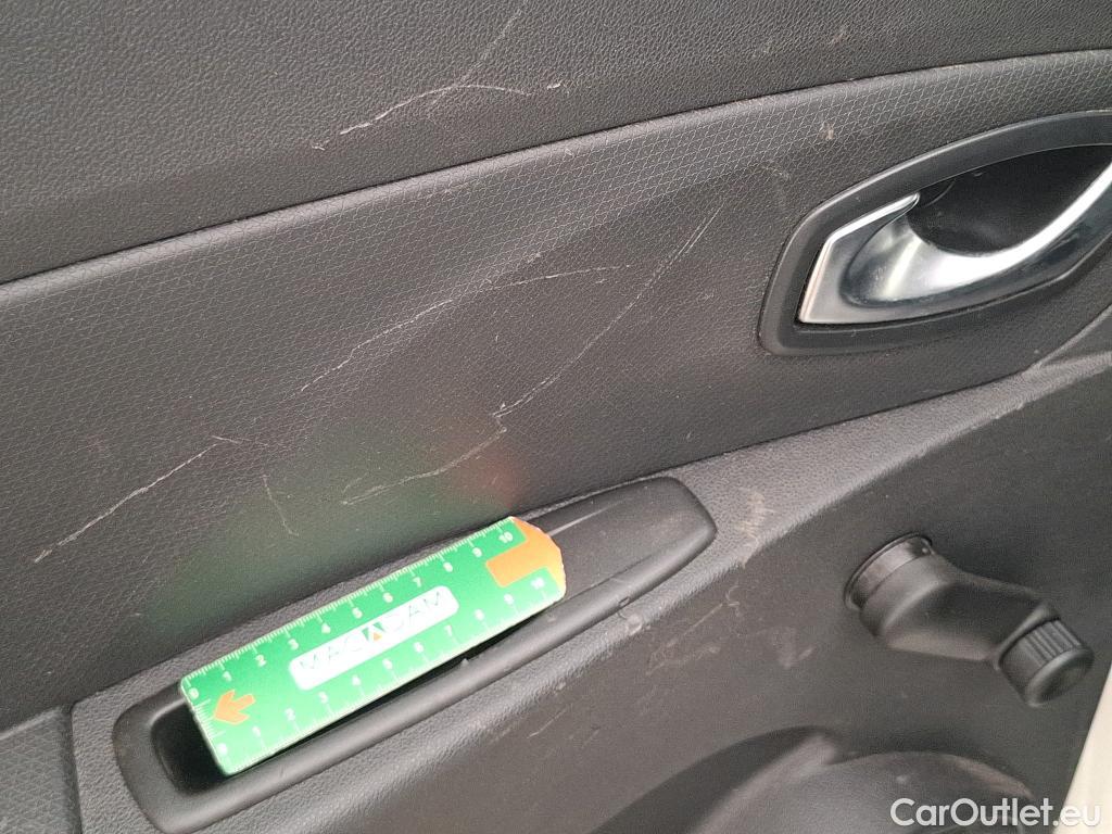  Renault  Clio  IV Air 1.5 dCi 75CV BVM5 E6 #11