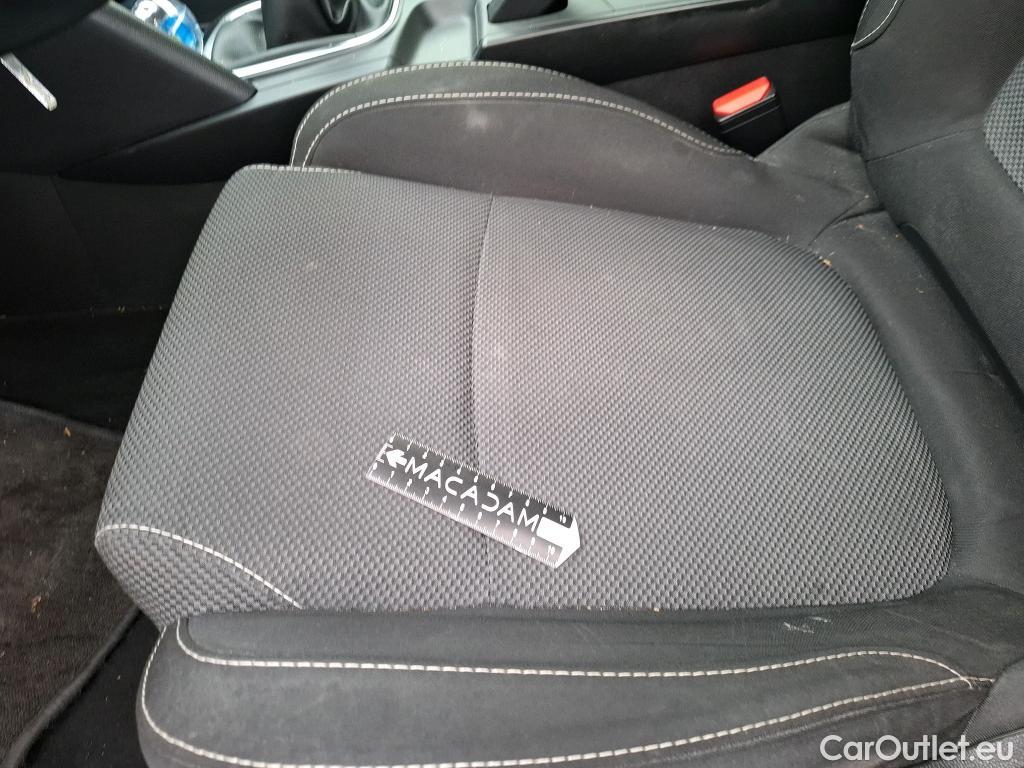  Renault  Megane  IV Berline 5pt. Société Air Nav 1.5 dCi 90CV BVM6 E6 #75