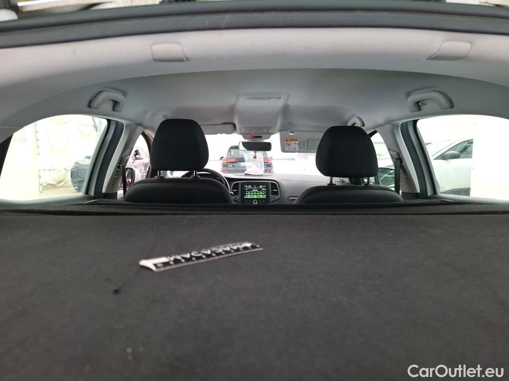  Renault  Megane  IV Berline 5pt. Société Air Nav 1.5 dCi 90CV BVM6 E6 #58