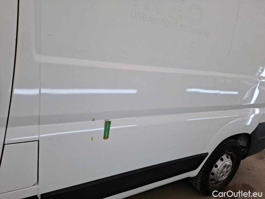  Peugeot  Boxer  Fourgon 333 L1H2 Premium BlueHDi 140 Start&Stop 2.2 140CV BVM6 #4