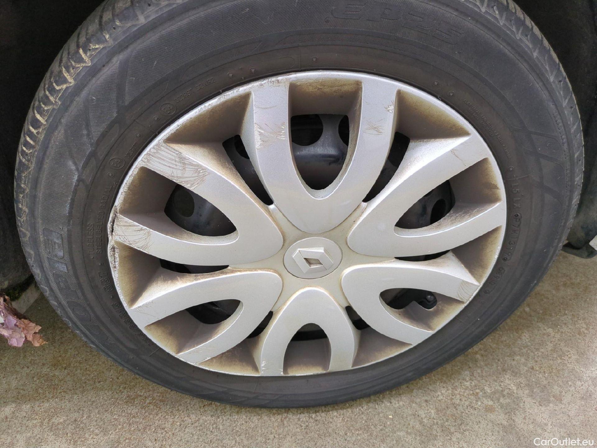 Renault  Clio  IV Air MediaNav 1.5 dCi 90CV BVM5 E6 #17