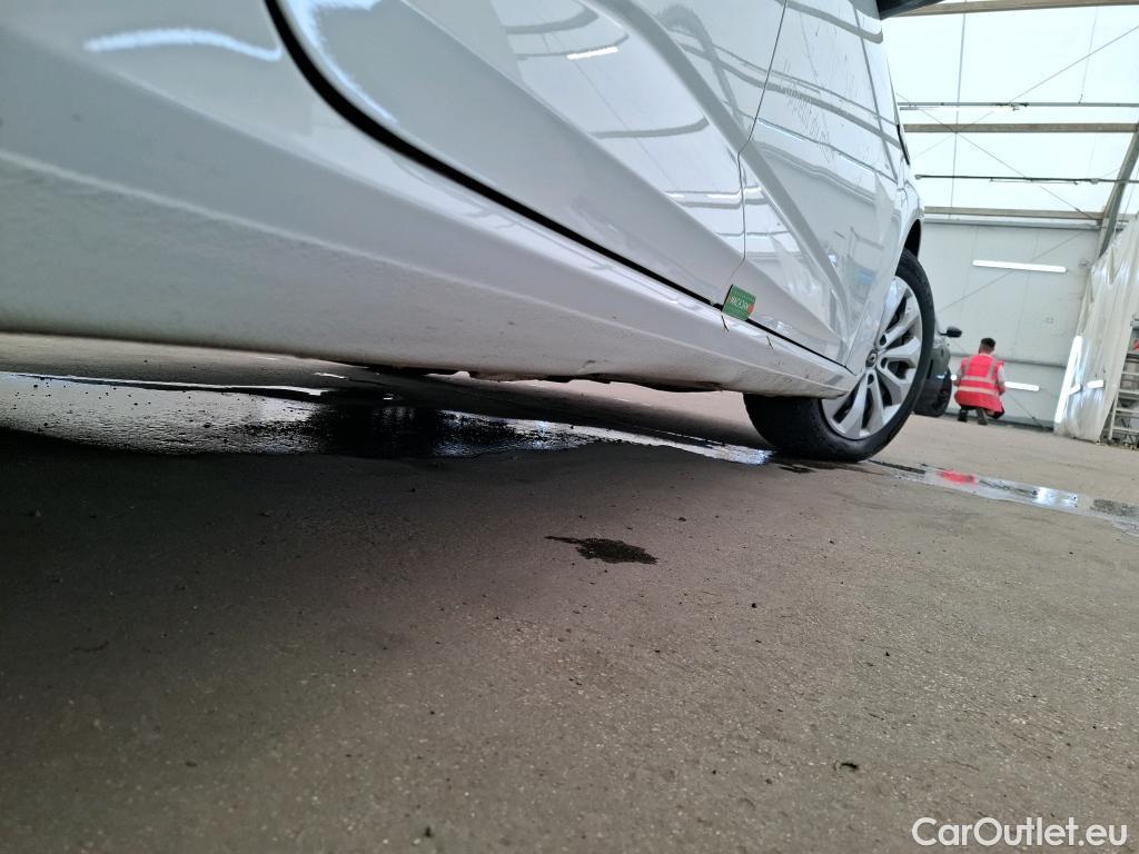  Renault  Megane  IV Berline 5pt. Société Air Nav 1.5 dCi 90CV BVM6 E6 #33