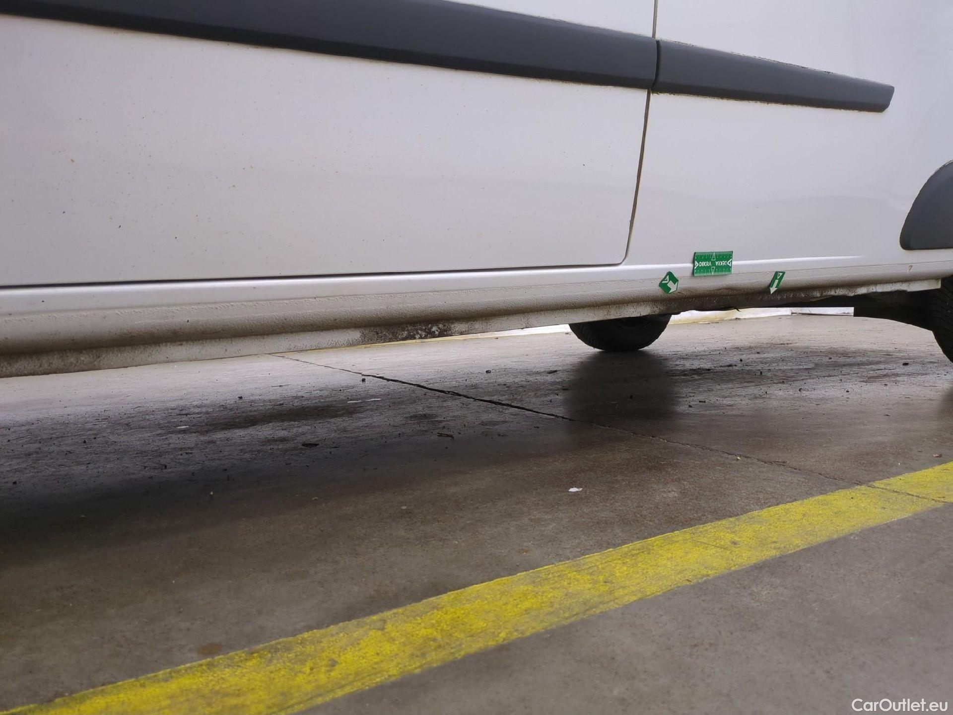  Renault  Kangoo RENAULT  Express / 2013 / 4P / Fourgonnette Gd Volume Gd Confort - Blue dCi 95 #42