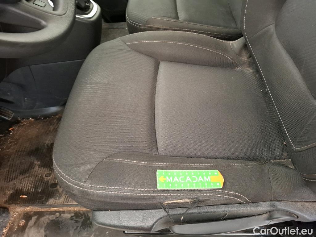  Renault  Trafic RENAULT  / 2019 / 4P / Fourgon tole FG GCF L1H1 1200 dCi 120 #1