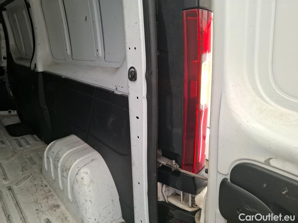  Renault  Trafic RENAULT  / 2014 / 4P / Fourgon tôlé FG GCF L2H1 1200 dCi 95 E6 #3