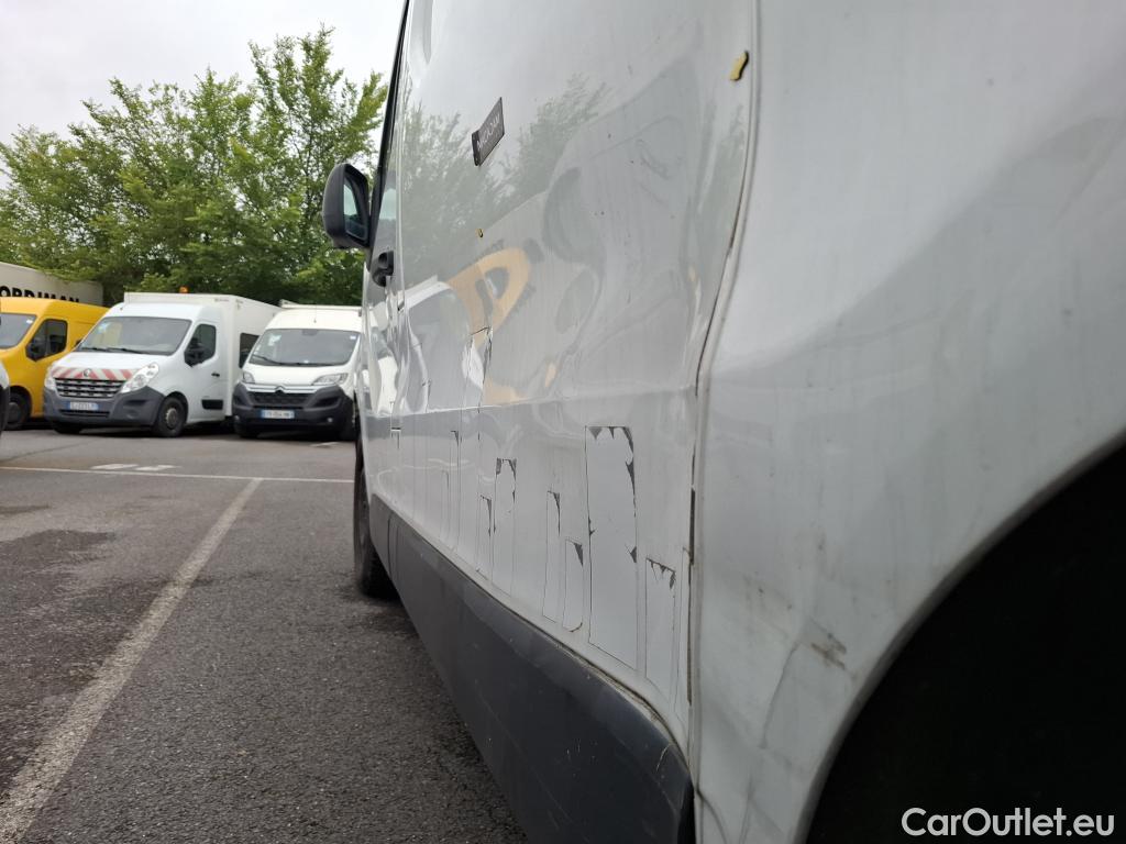  Renault  Trafic RENAULT  VU 4p Fourgon FG GCFL1H1 1000 dCi95 E6 #12