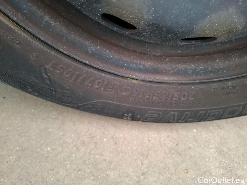  Renault  Trafic RENAULT  VU 4p Fourgon FG GCFL1H1 1000 dCi95 E6 #44