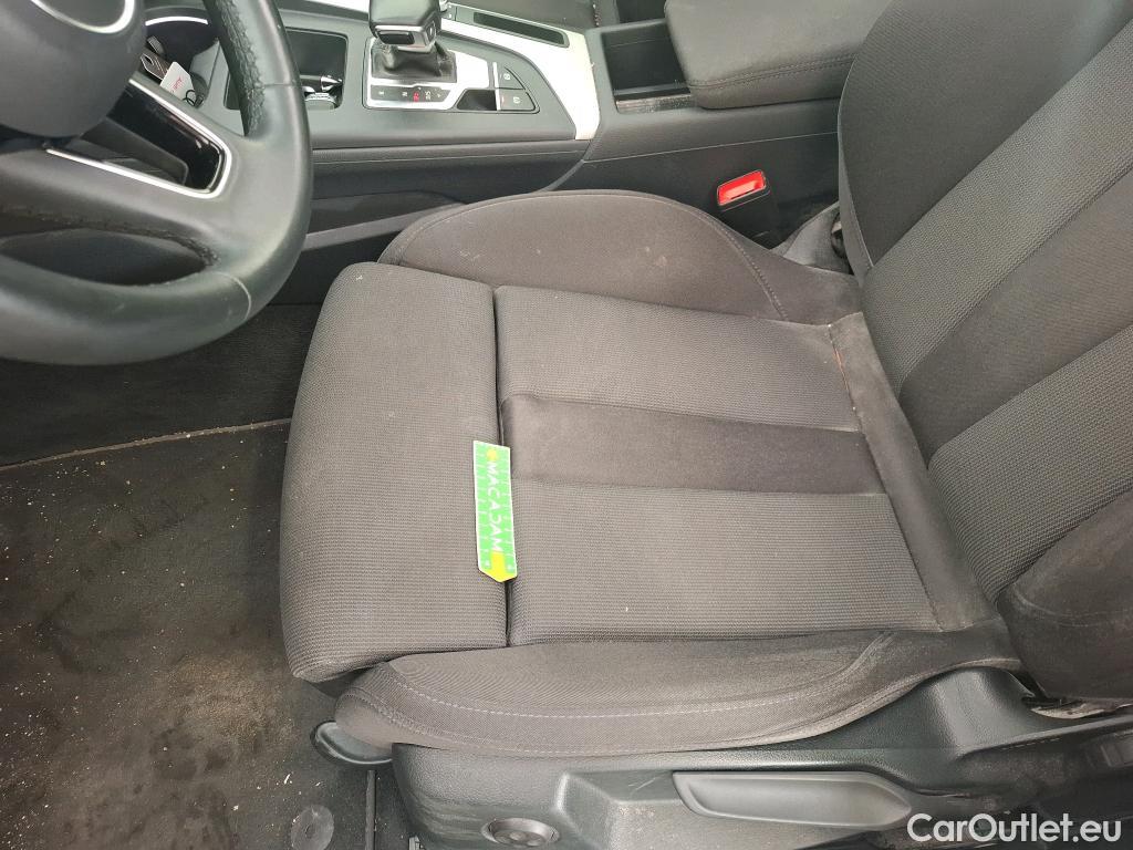  Audi  A4 AUDI  / 2019 / 4P / Berline 35 TFSI 150 S tronic Business Line Plus #24