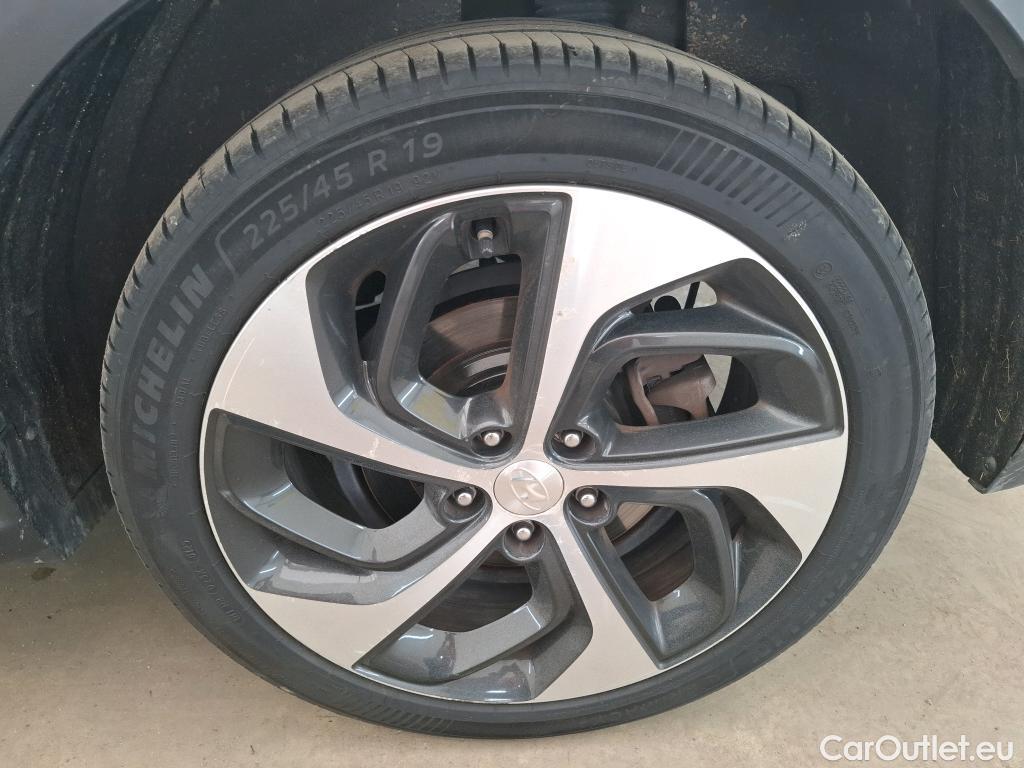  Hyundai  Tucson  Executive 2WD 1.7 CRDi 140CV BVA7 E6 #14