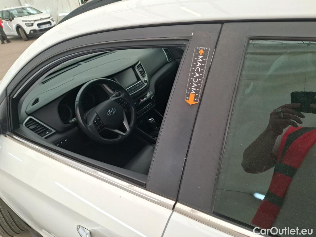  Hyundai  Tucson  Executive 2WD 1.7 CRDi 140CV BVA7 E6 #43