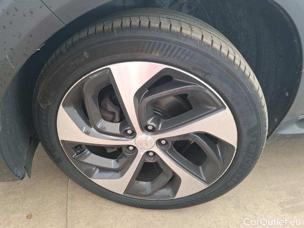  Hyundai  Tucson  Executive 2WD 1.7 CRDi 140CV BVA7 E6 #9