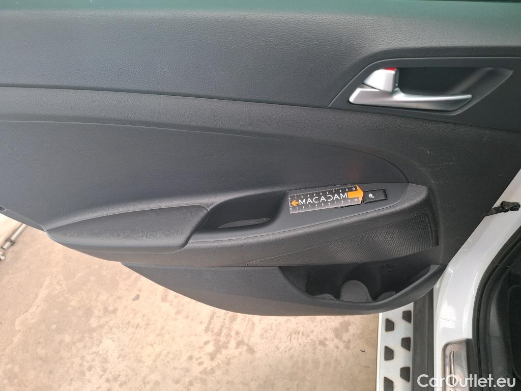  Hyundai  Tucson  Executive 2WD 1.7 CRDi 140CV BVA7 E6 #41