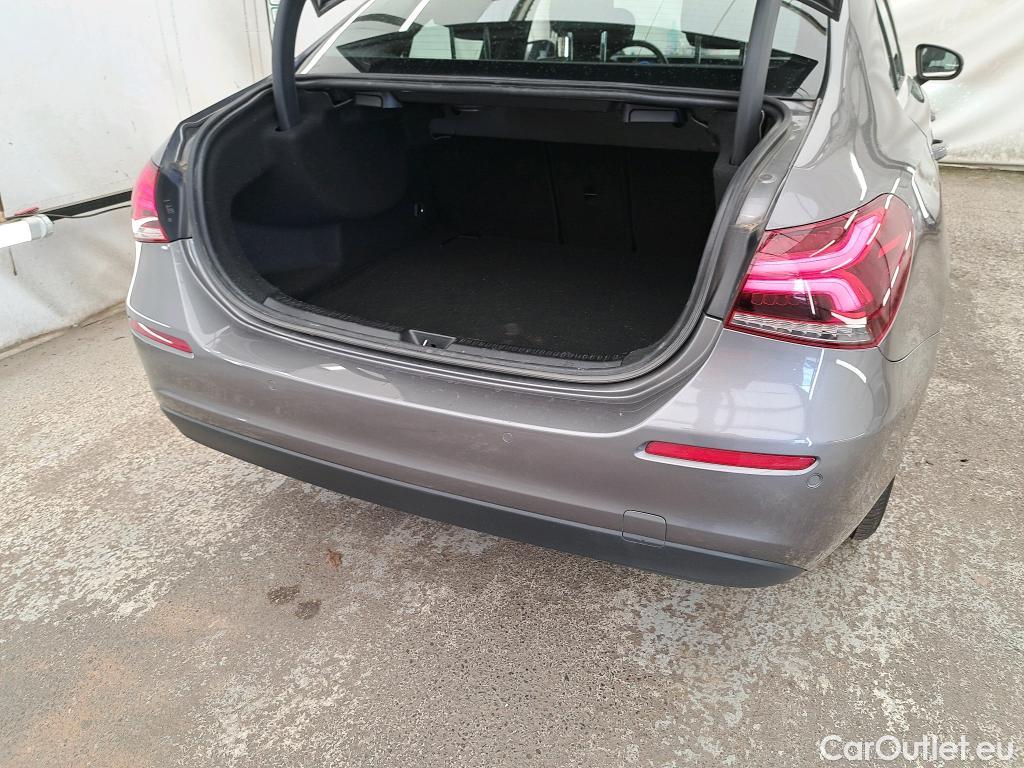  Mercedes  A-Klasse MERCEDES-BENZ Classe A Berline / 2018 / 4P / Berline A 200 d Business Line 8G-DCT #13