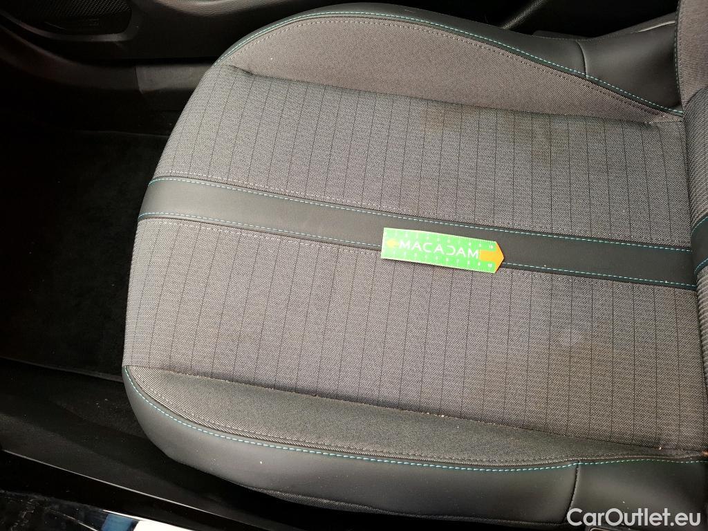 Peugeot  2008  Allure Pack 1.5 HDi 130CV BVA8 E6d #29