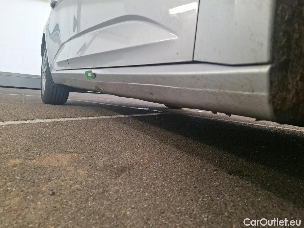  Renault  Megane  IV Berline 5pt. Business 1.5 dCi 115CV BVA7 E6d #17