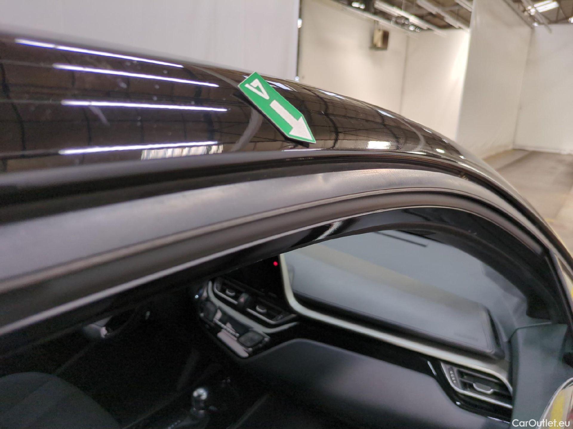  Toyota  C-HR TOYOTA  5p SUV 1.8 HYBRIDE 122 GRAPHIC #35