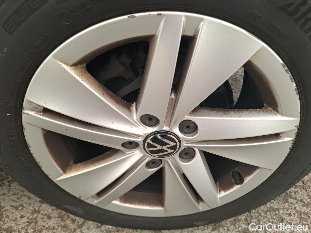  Volkswagen  Golf  VOLKSWAGEN / 2020 / 5P / Berline 1.0 TSI OPF 110 BVM6 Life Busi 1st #6
