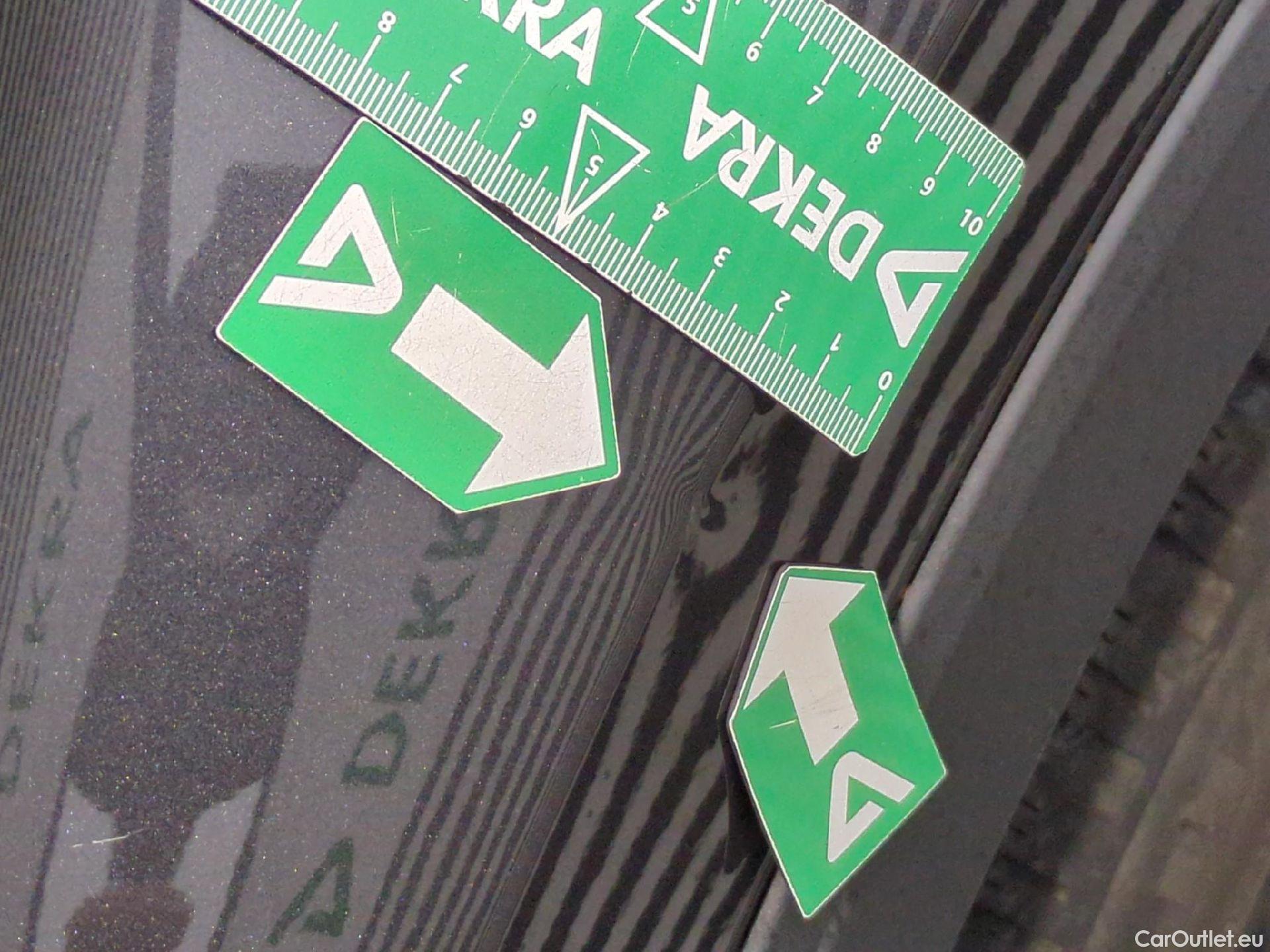  Toyota  C-HR TOYOTA  5p SUV 1.8 HYBRIDE 122 GRAPHIC #20