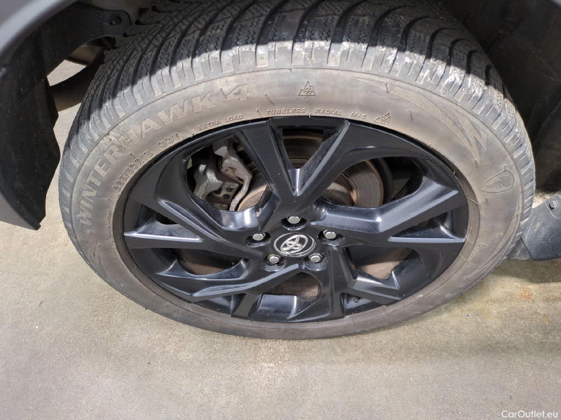  Toyota  C-HR TOYOTA  5p SUV 1.8 HYBRIDE 122 GRAPHIC #9