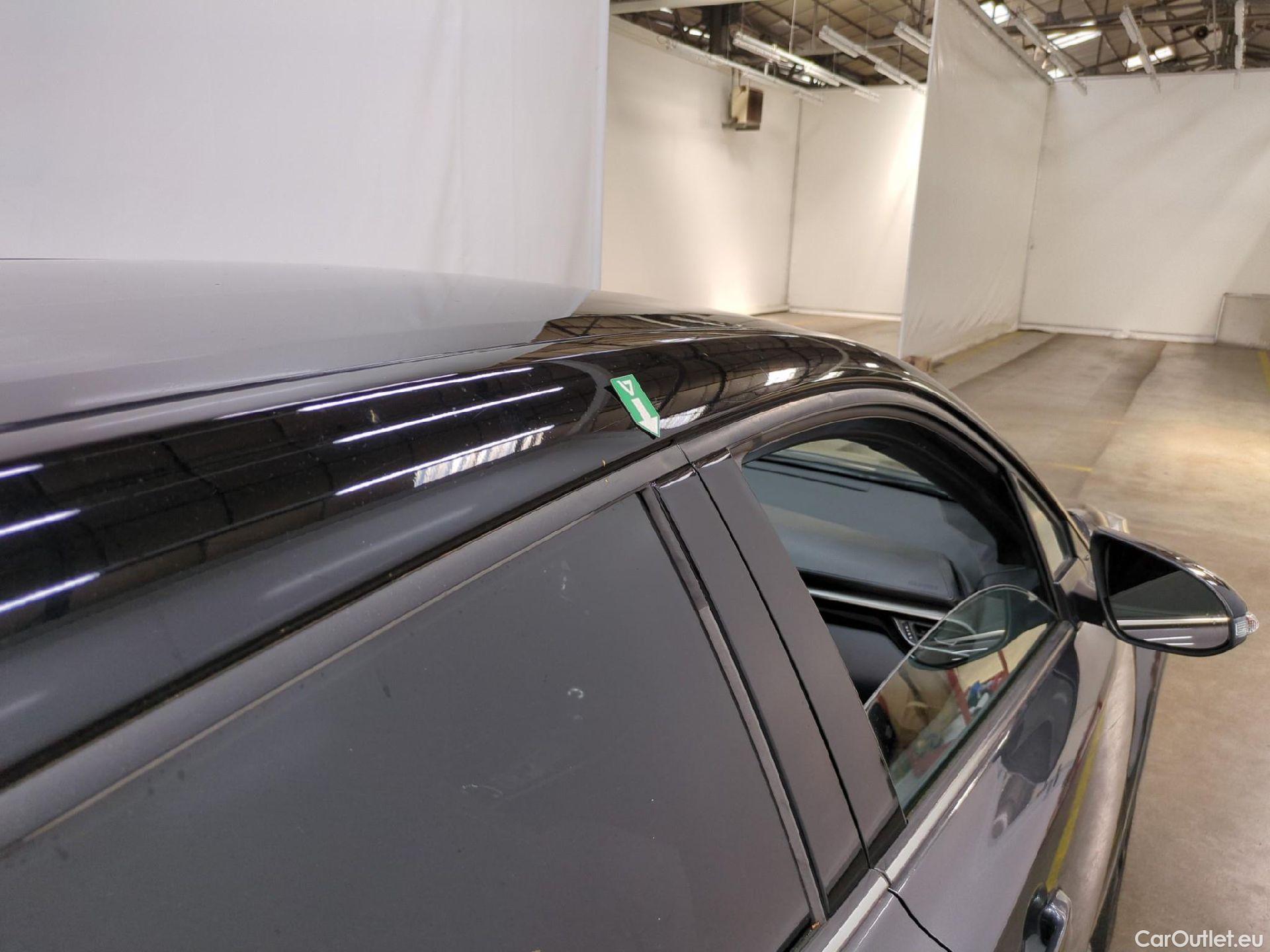  Toyota  C-HR TOYOTA  5p SUV 1.8 HYBRIDE 122 GRAPHIC #37