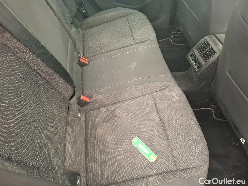  Volkswagen  Golf  VOLKSWAGEN / 2020 / 5P / Berline 1.0 TSI OPF 110 BVM6 Life Busi 1st #22
