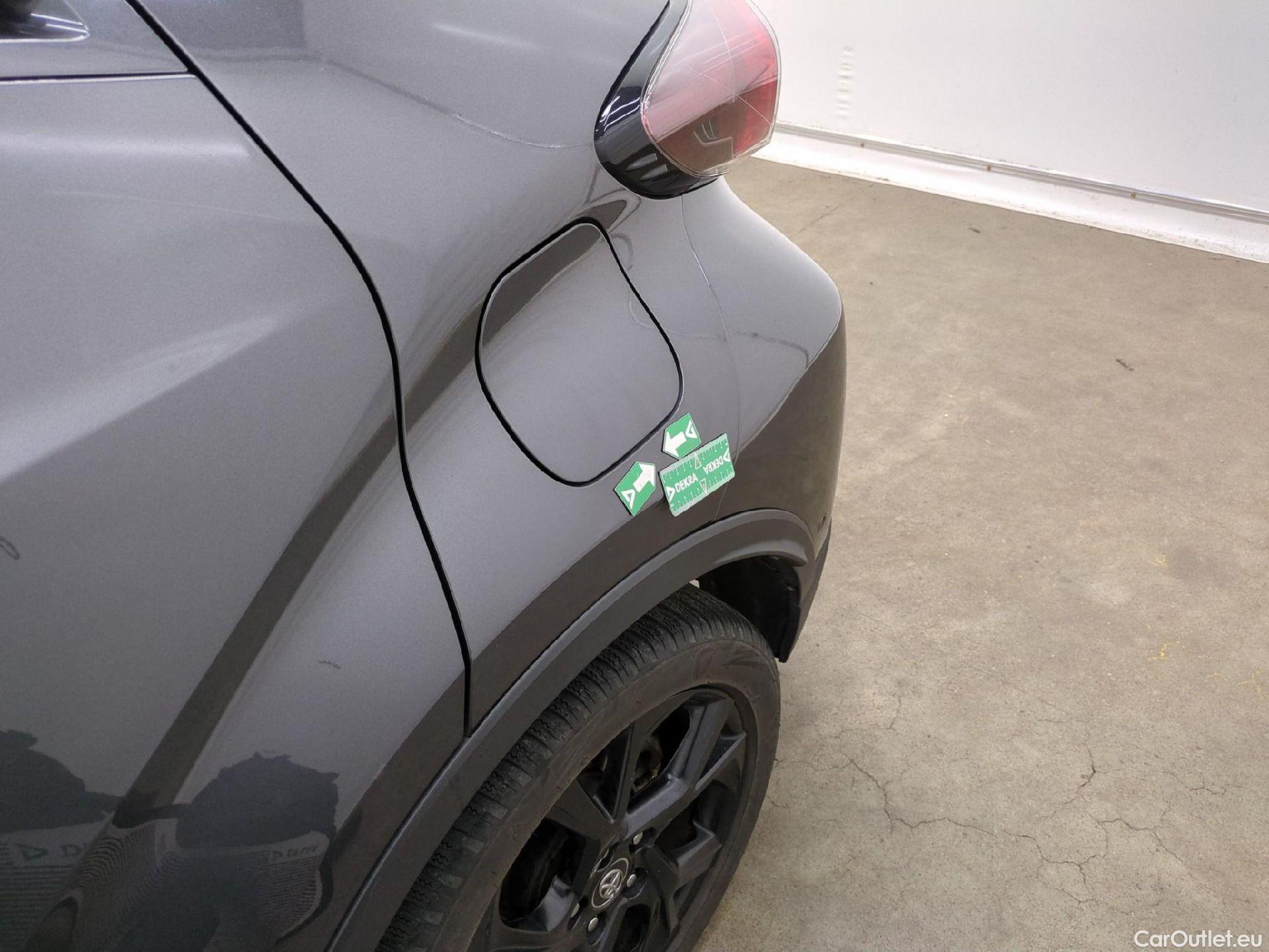  Toyota  C-HR TOYOTA  5p SUV 1.8 HYBRIDE 122 GRAPHIC #31