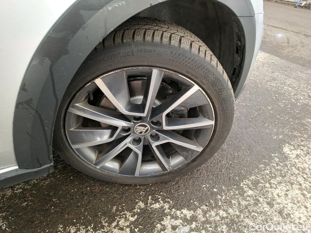  Skoda  Octavia SKODA  Combi / 2017 / 5P / Break 2.0 TDI 184 SCR DSG7 4x4 Scout #30