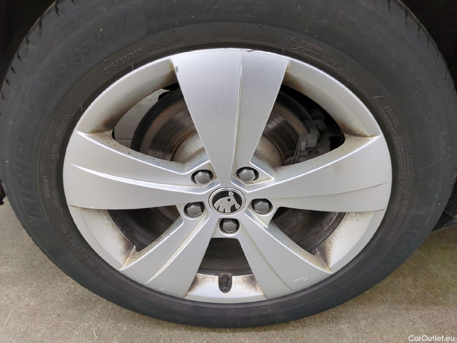 Skoda  Superb  Berline Business 2.0 TDI 150CV BVA7 E6dT #24