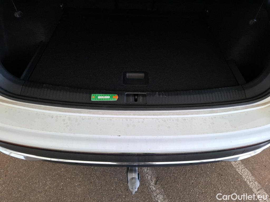  Volkswagen  Tiguan VOLKSWAGEN  / 2020 / 5P / SUV 2.0 TDI 150 DSG7 Elegance #36