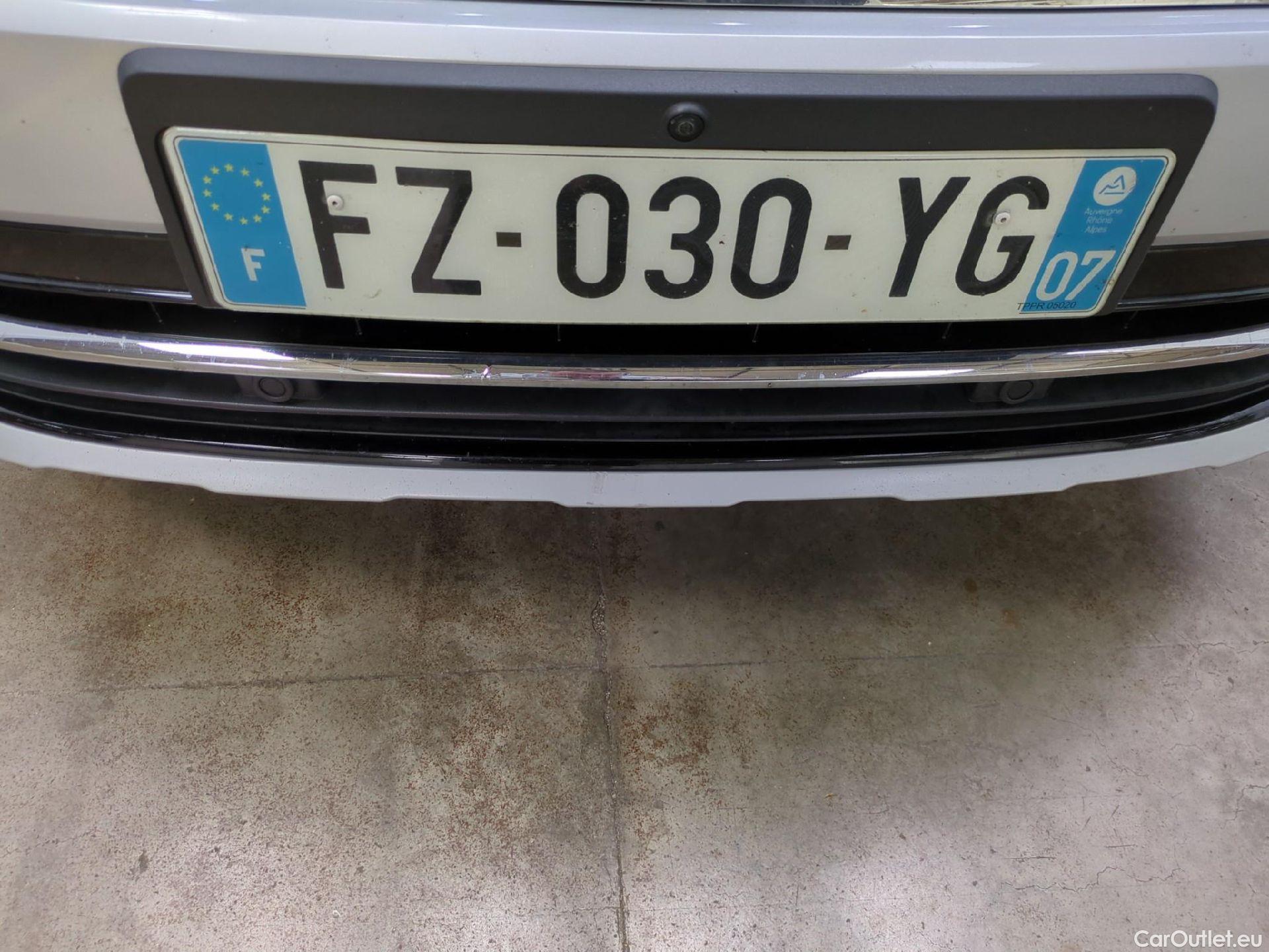  Volkswagen  Tiguan VOLKSWAGEN  / 2020 / 5P / SUV 2.0 TDI 150 DSG7 Elegance #5