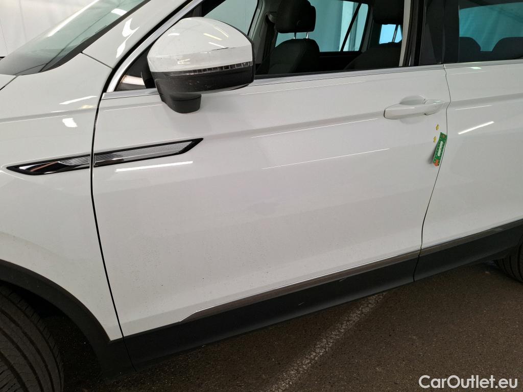  Volkswagen  Tiguan VOLKSWAGEN  / 2020 / 5P / SUV 2.0 TDI 150 DSG7 Elegance #30