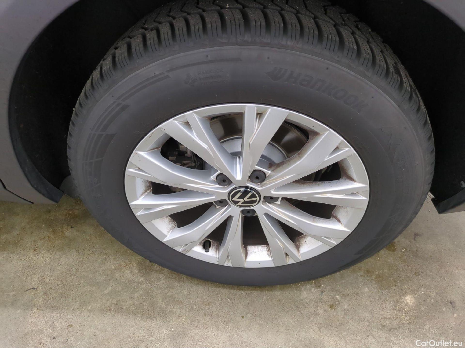  Volkswagen  Tiguan VOLKSWAGEN  / 2020 / 5P / SUV 2.0 TDI 150 DSG7 LIFE PLUS #5